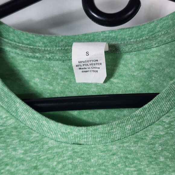 Peanuts Snoopy Sharing a Red Scarf with Woodstocks Green Cotton Poly Tee Size S - Picture 9 of 16